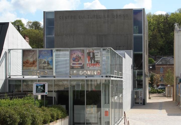 Murs-rideaux pour la réhabilitation d’un cinema et construction d’un centre culturel